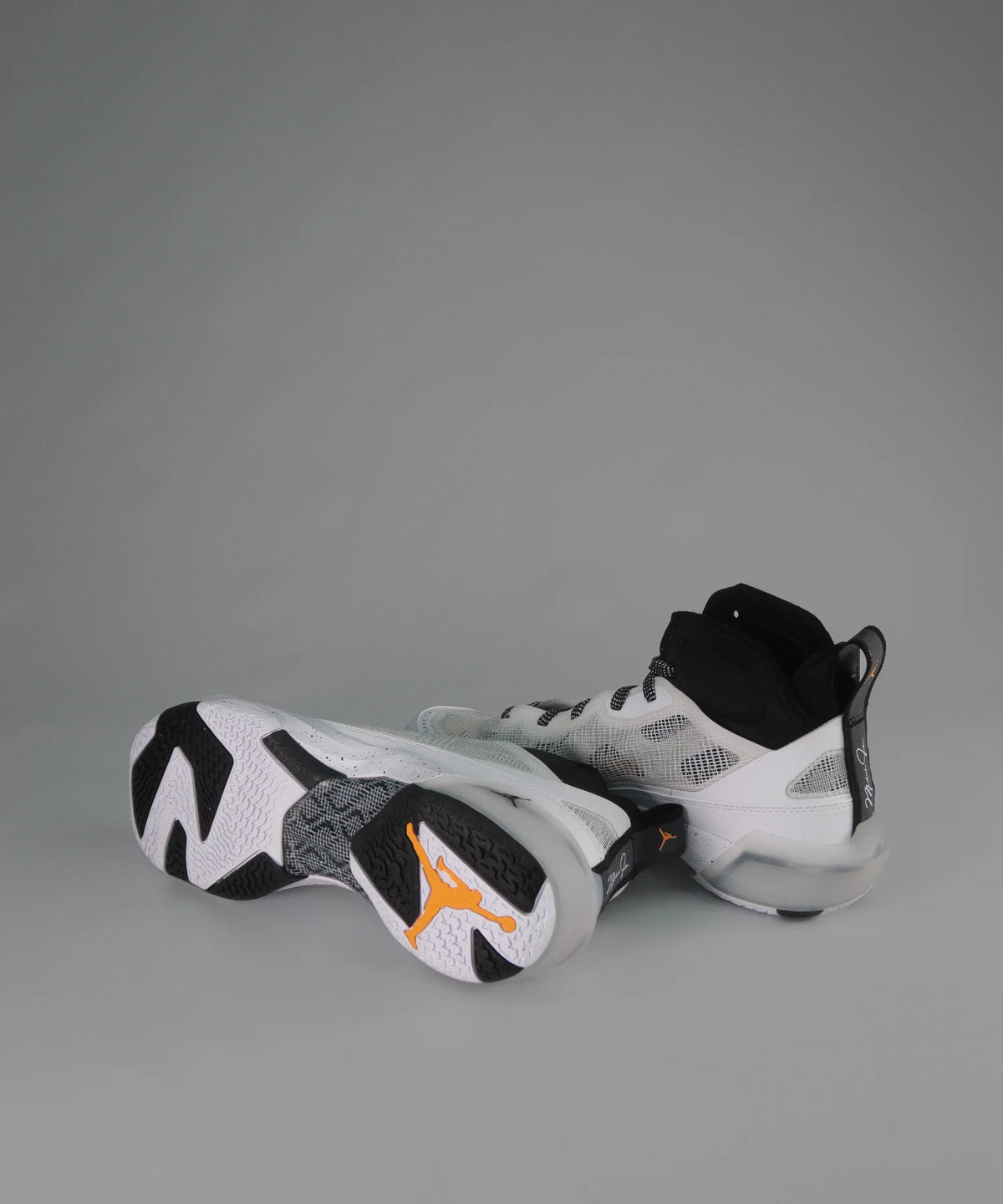 Nike Air Jordan 37 Oreo White