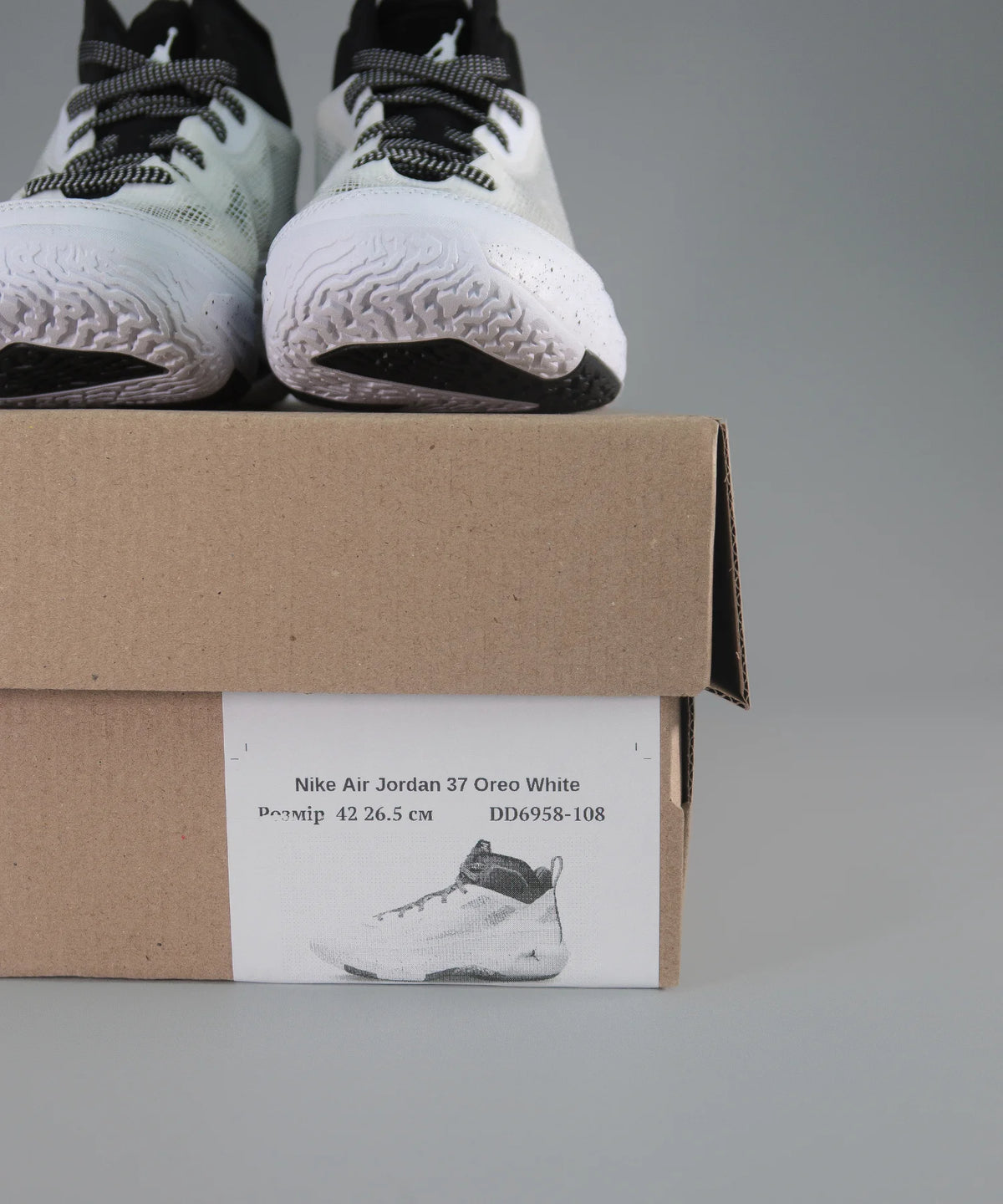 Nike Air Jordan 37 Oreo White