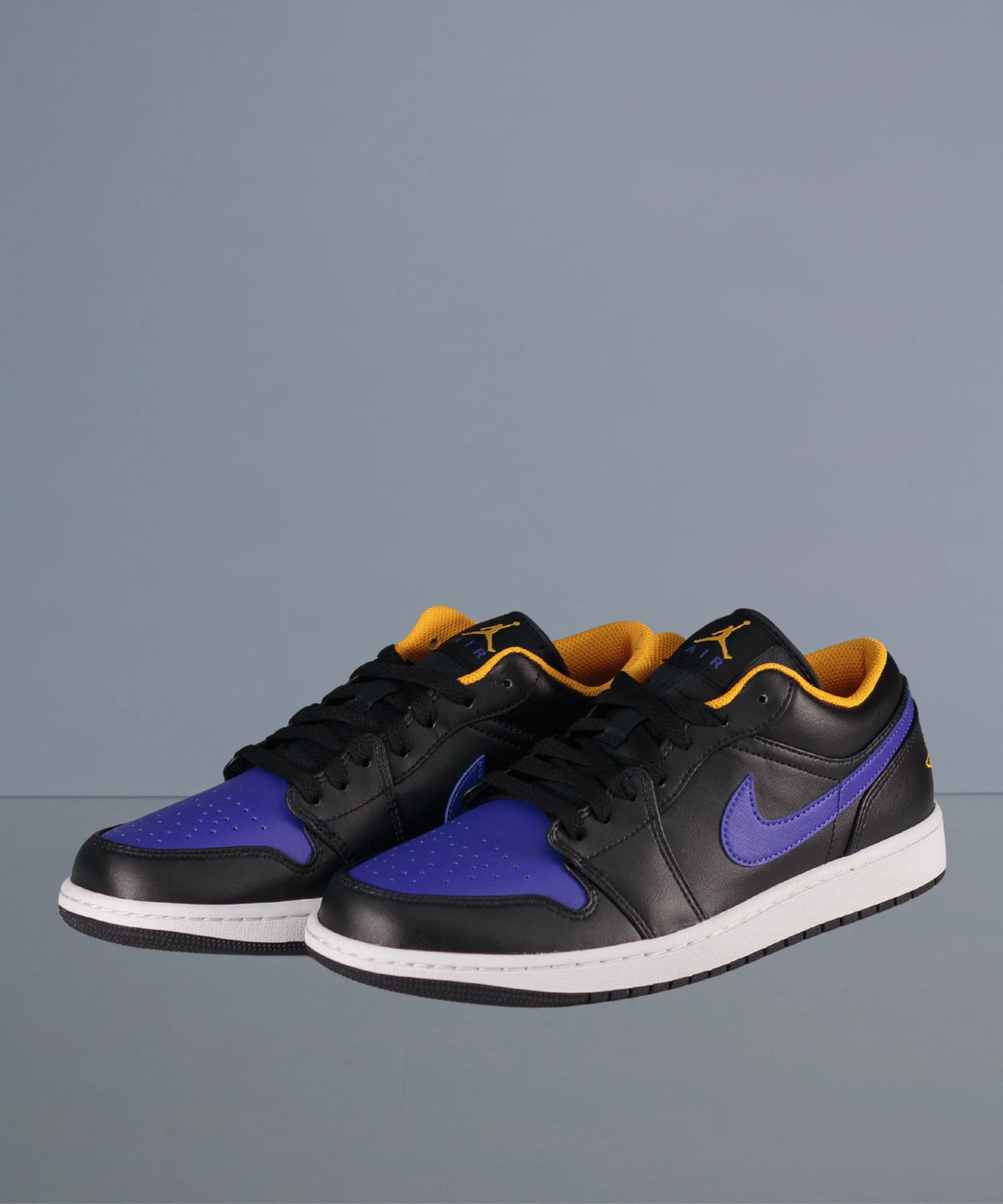Nike Air Jordan 1 Low Dark Concord