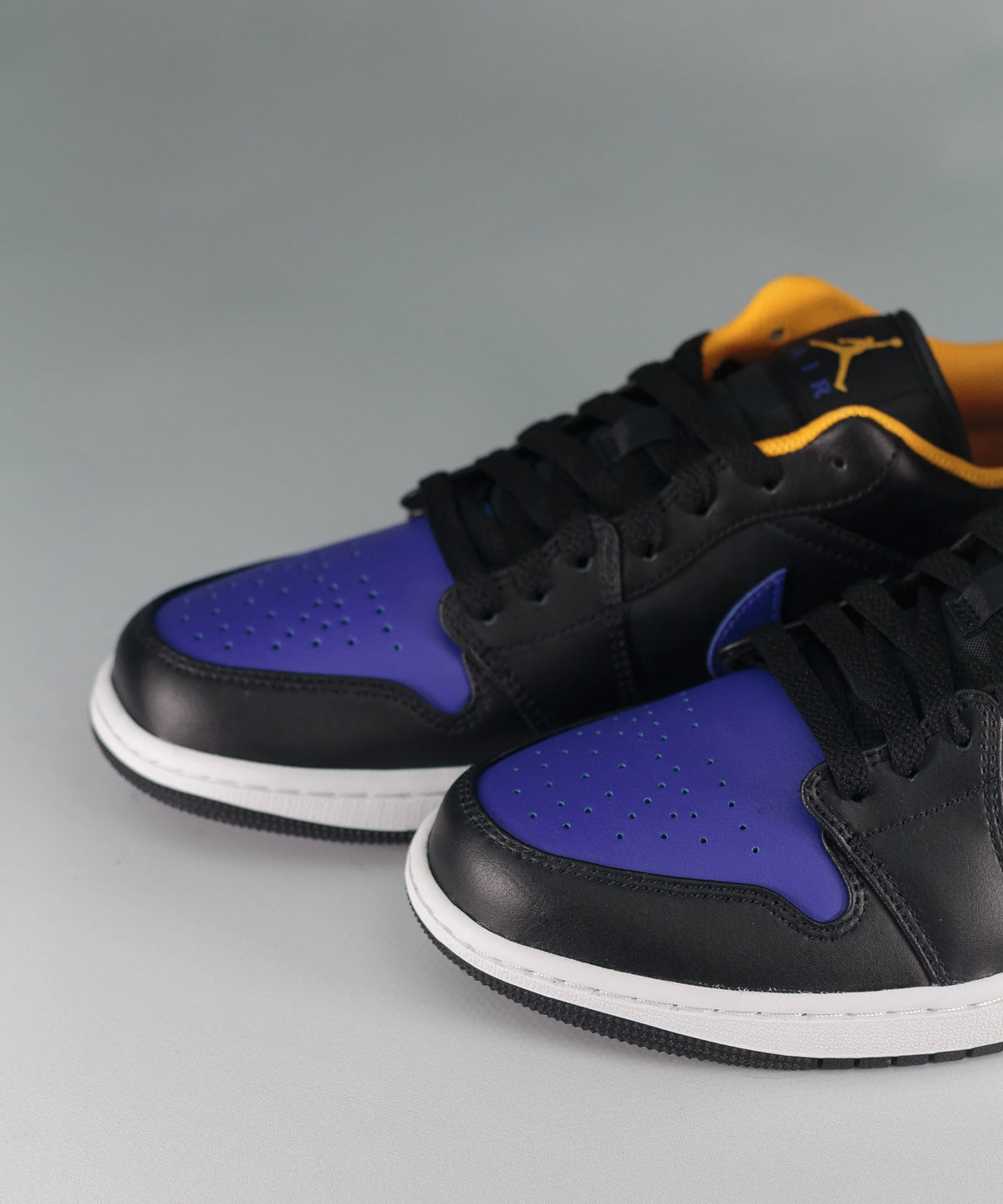 Nike Air Jordan 1 Low Dark Concord