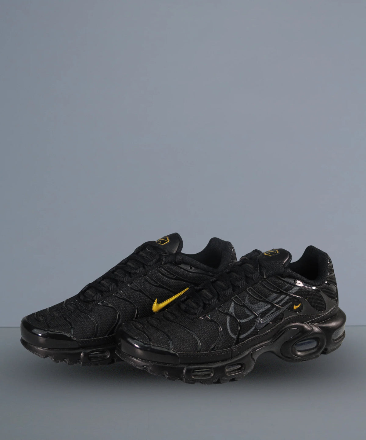 Nike Air Max TN Plus Triple Black & Gold