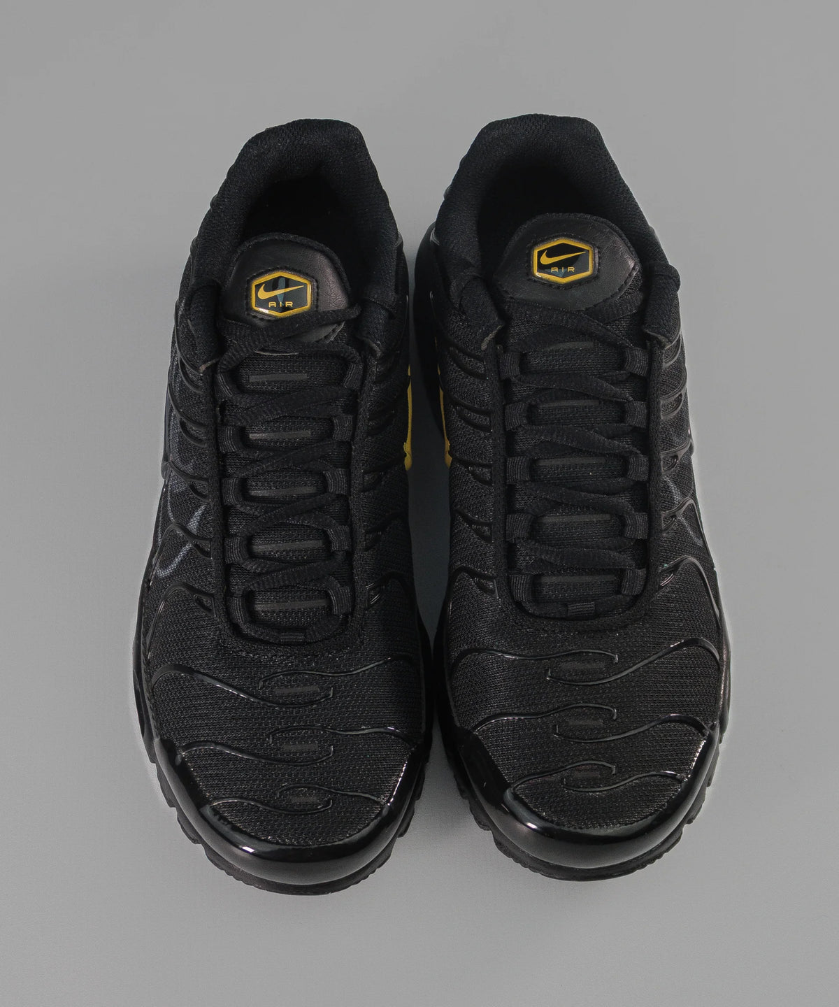 Nike Air Max TN Plus Triple Black & Gold