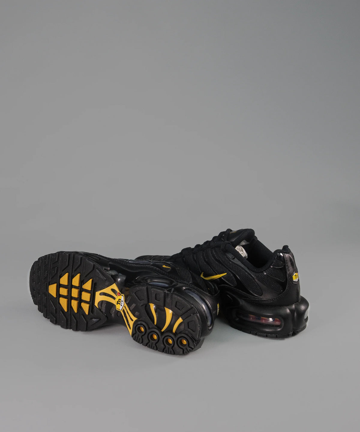 Nike Air Max TN Plus Triple Black & Gold