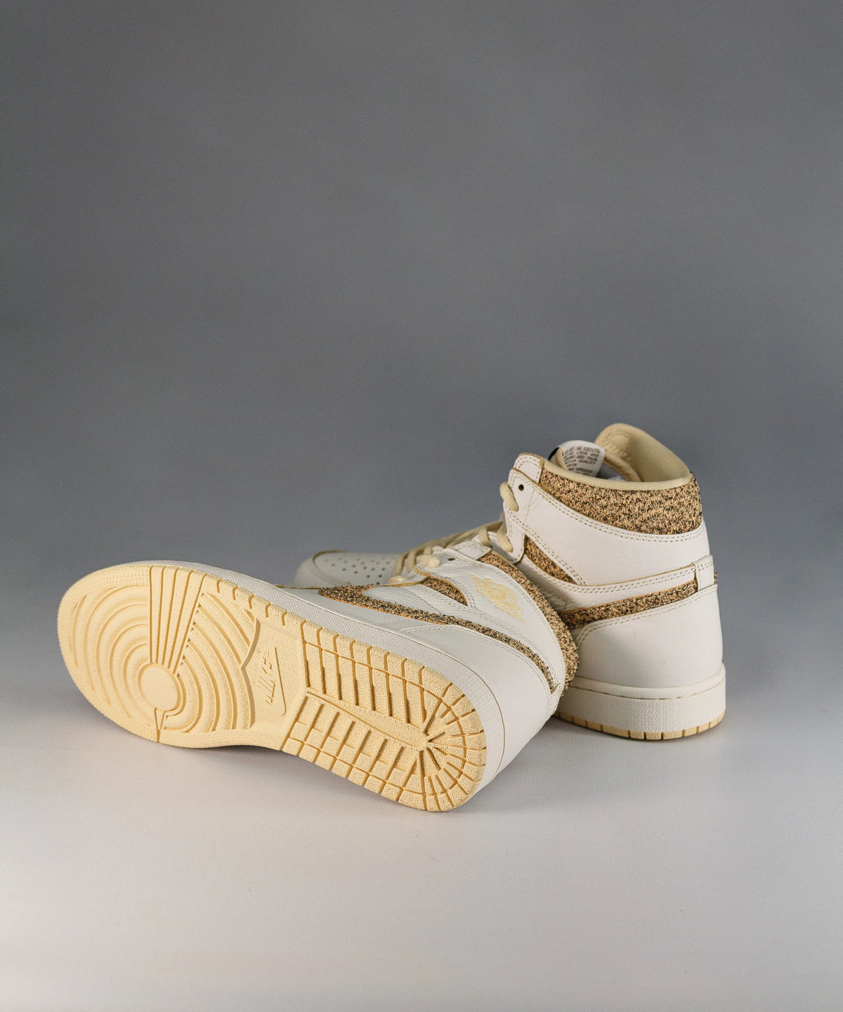 Nike Jordan 1 Retro Hi OG Craft Vanilla