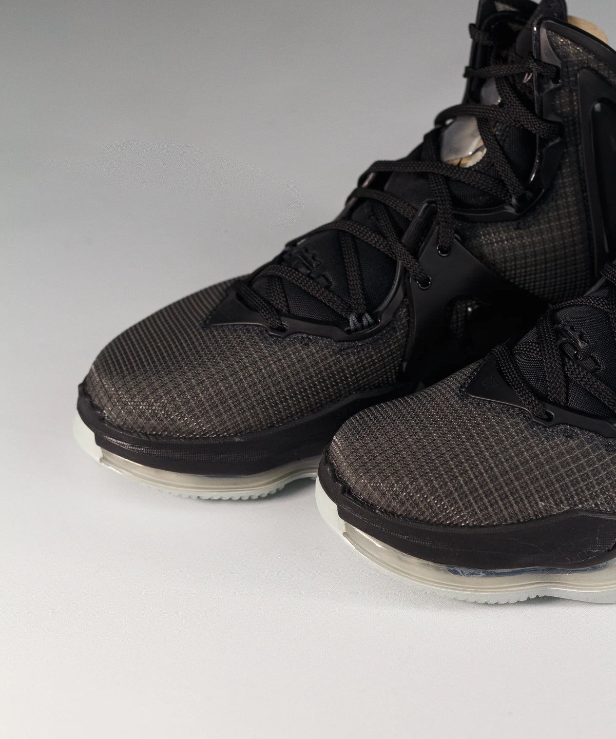 Nike Lebron XIX Black Green Glow
