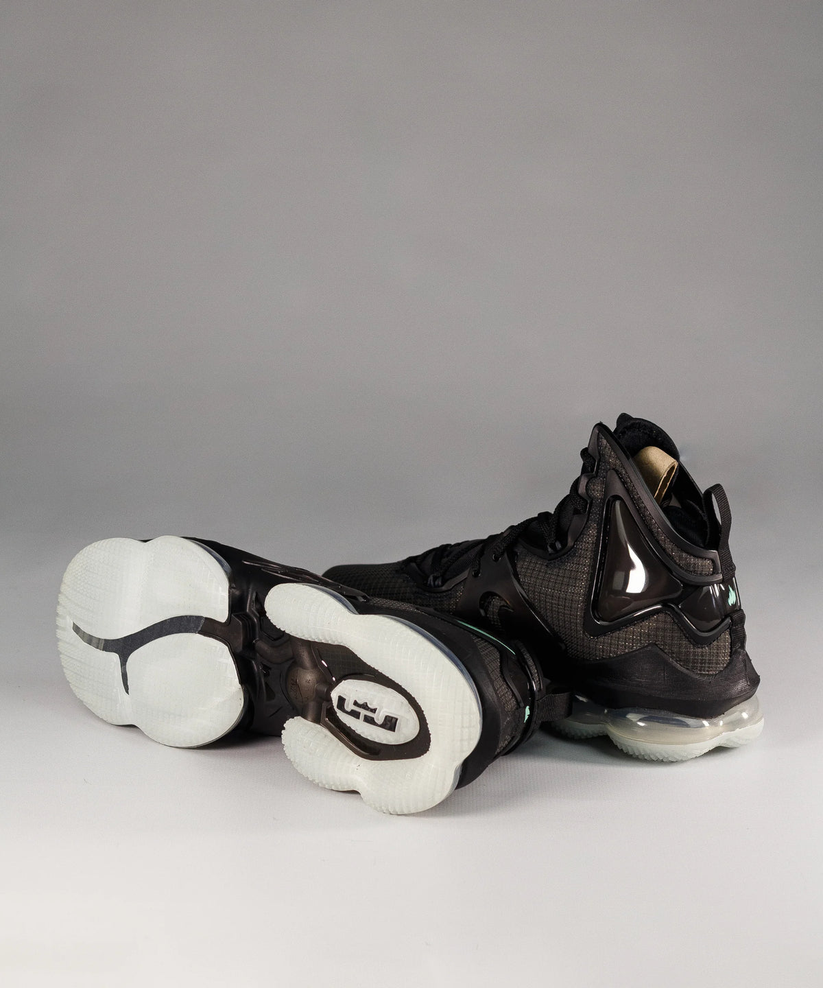 Nike Lebron XIX Black Green Glow
