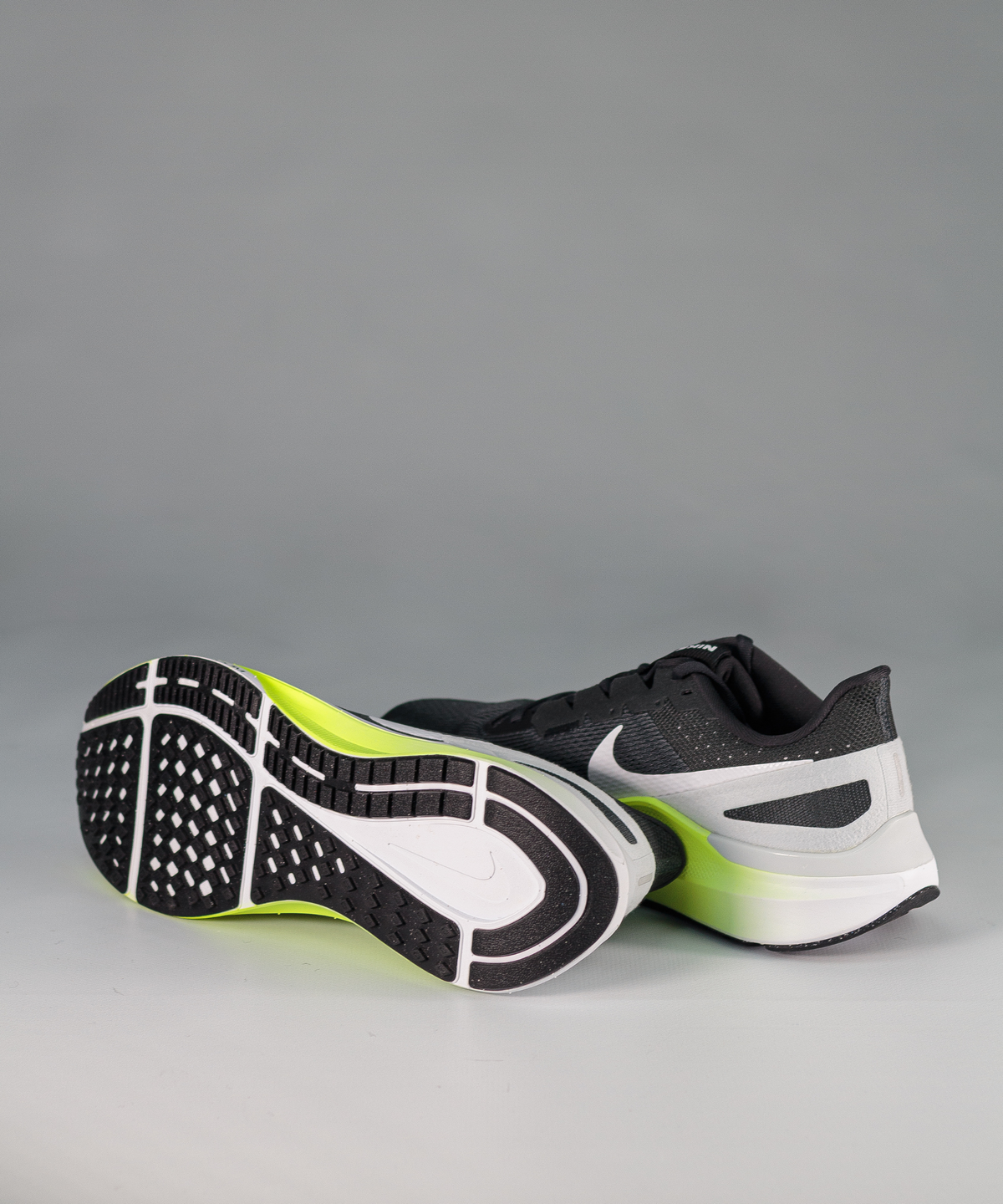 Nike Structure 25 Black & Green