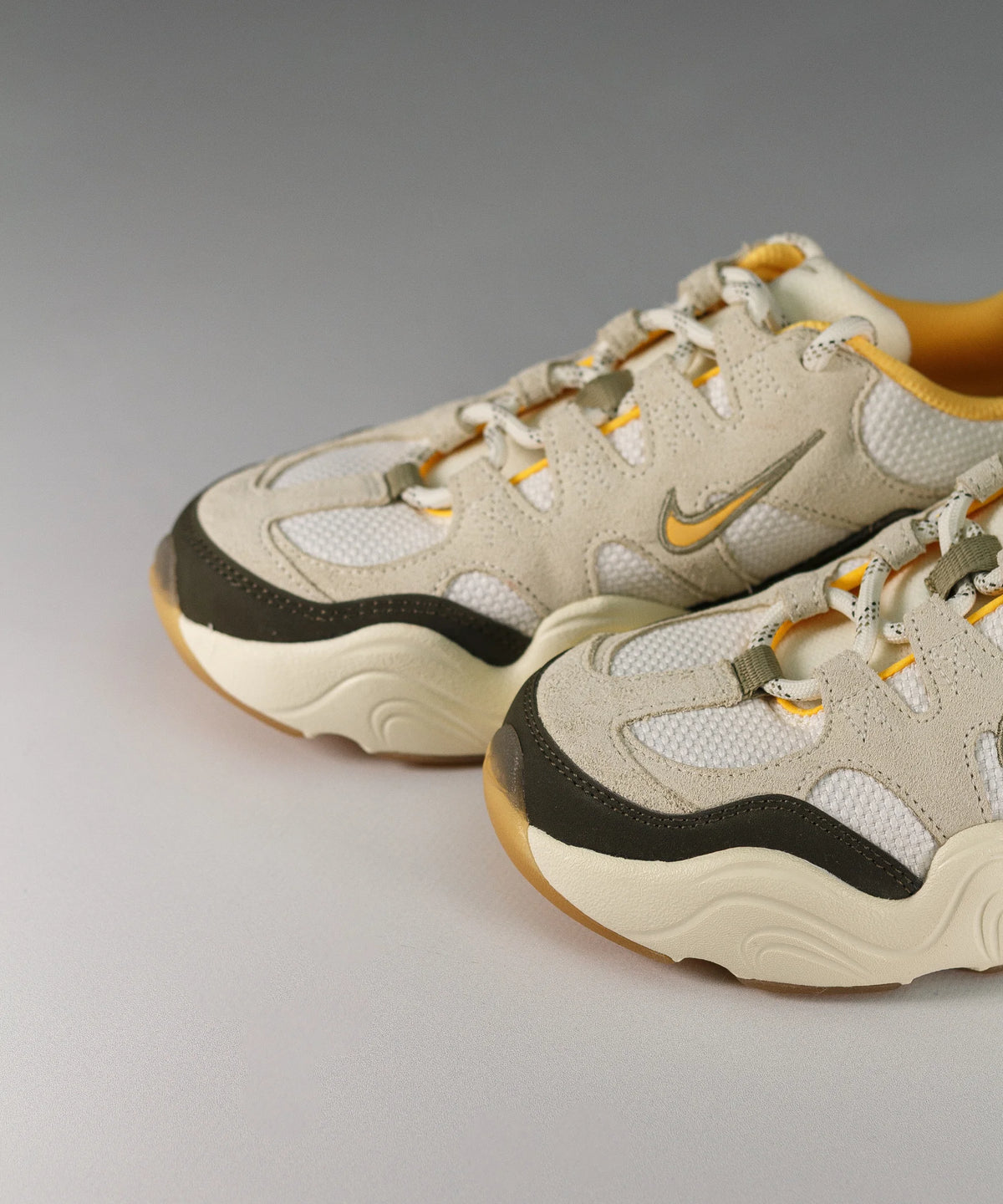 Nike Tech Hera Sail Khaki Wms