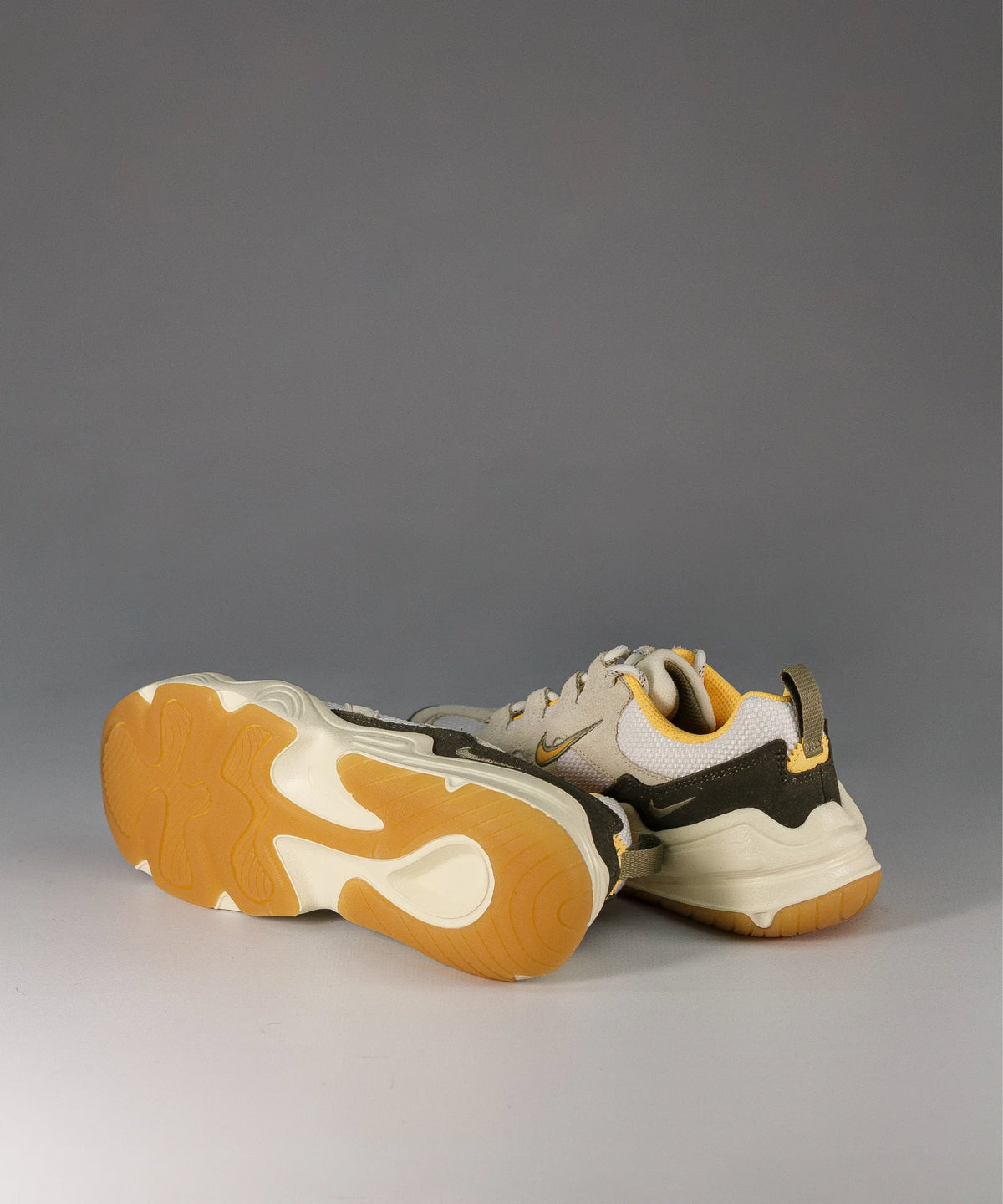 Nike Tech Hera Sail Khaki Wms