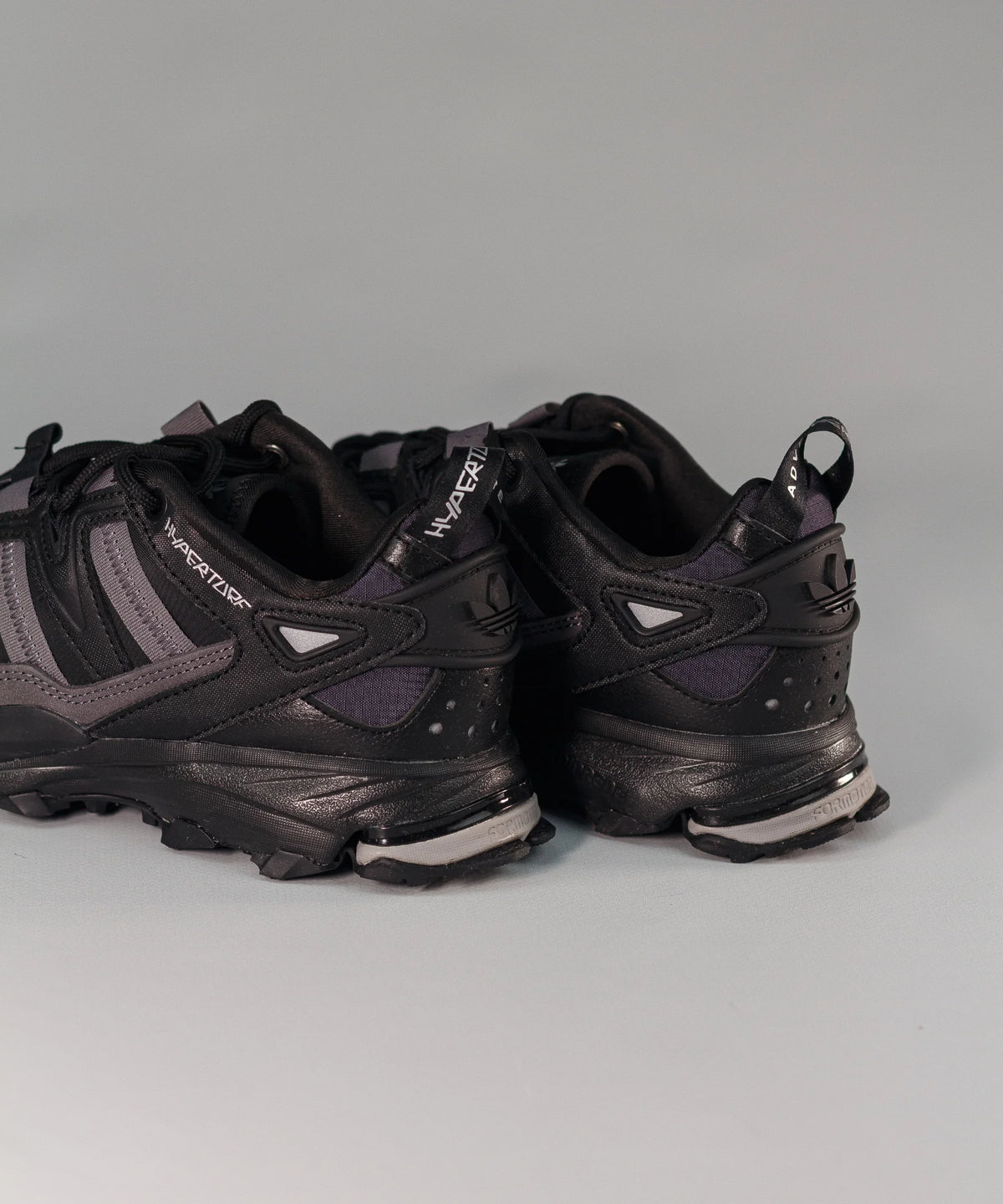 Чорно-сірий Adidas Hyperturf