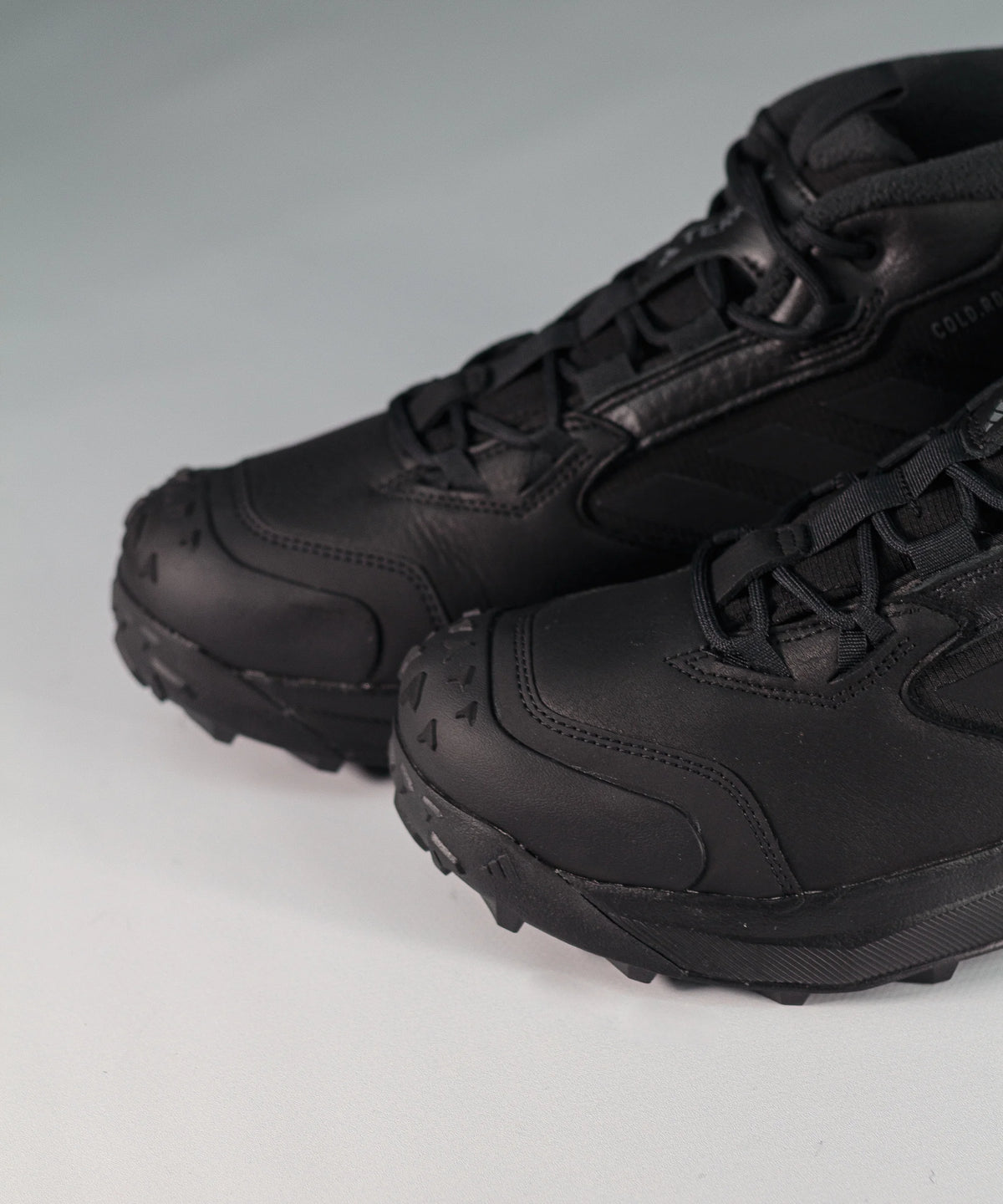 Adidas Terrex Leather Mid Cut Cold.Rdy Boots Black Wnt