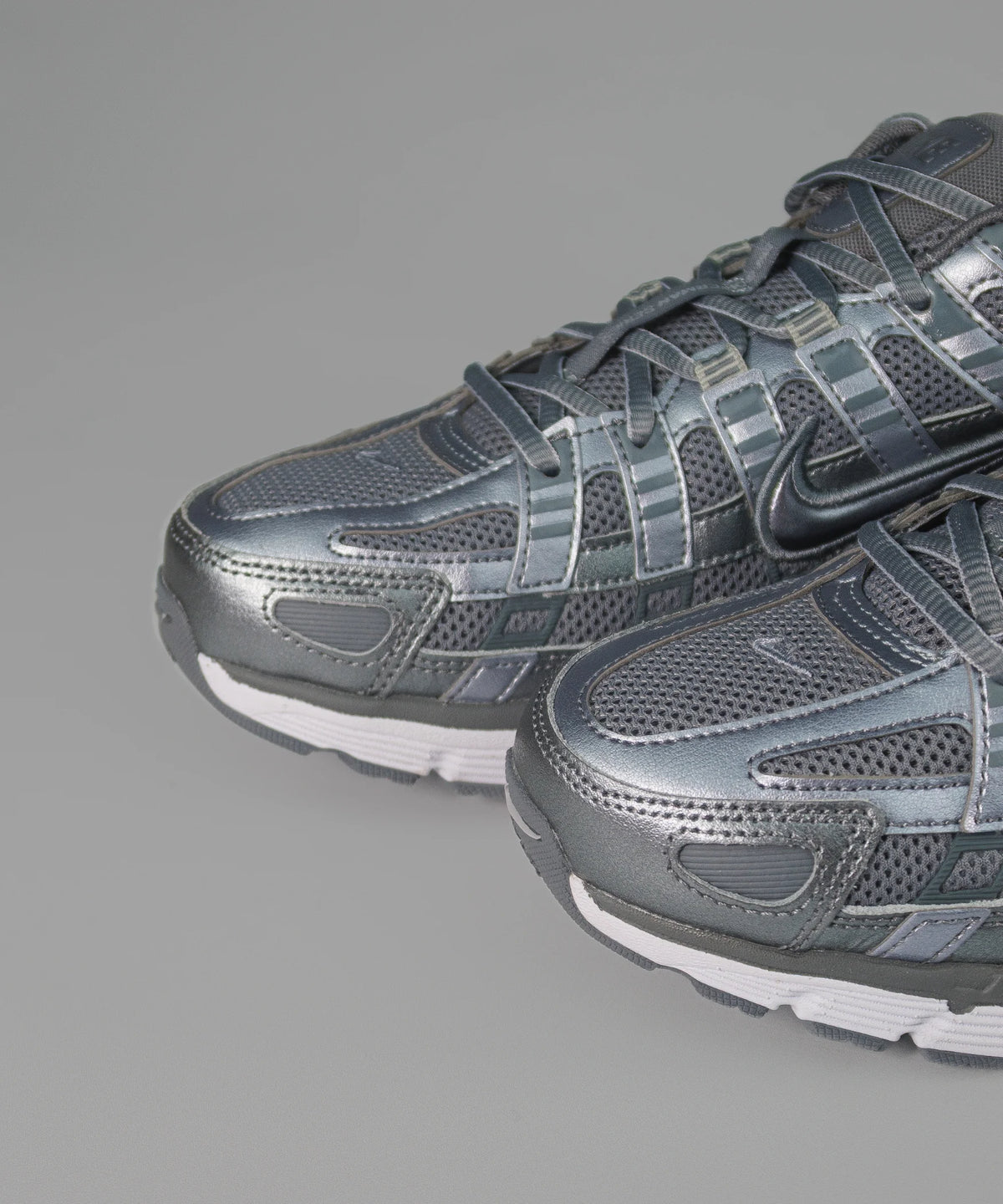 Nike P-6000 Metallic Cool Grey