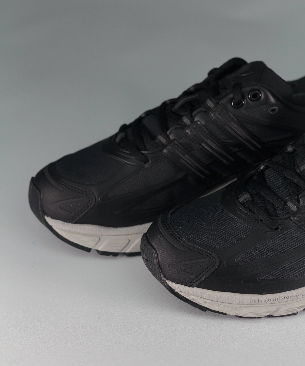 Adidas Adistar Cushion Gore-Tex & Cordura Core Black