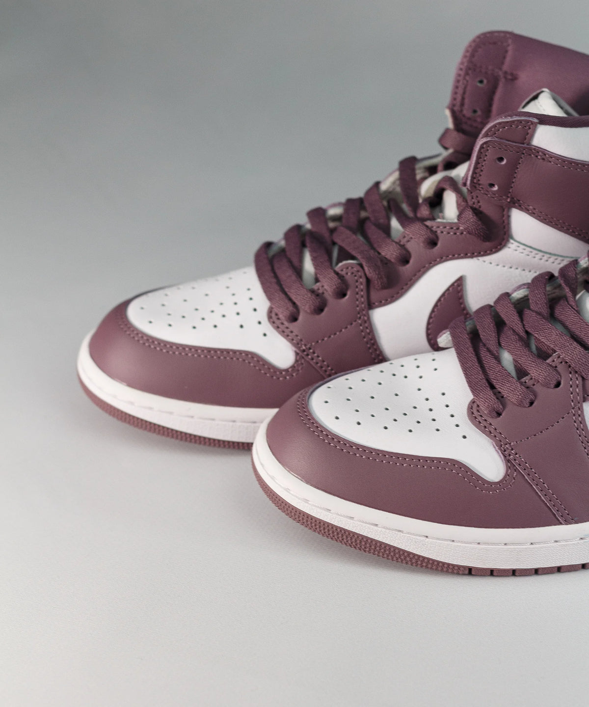 Nike Air Jordan 1 Retro High OG Mauve