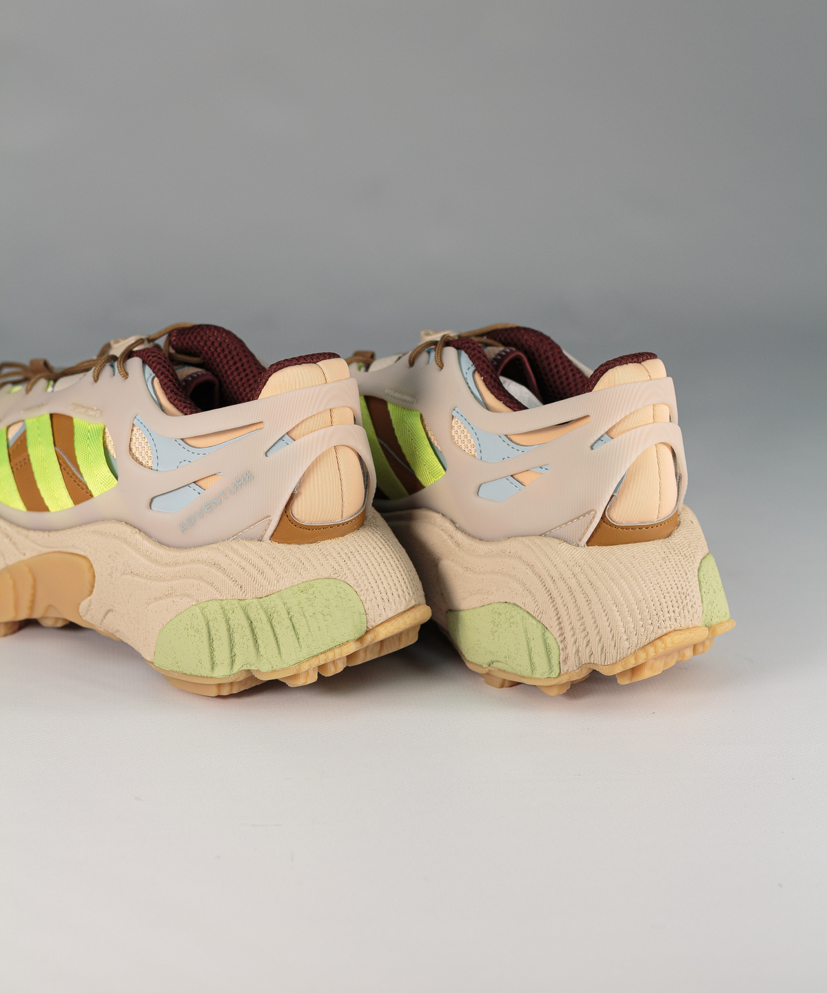 Adidas Roverend Adventure Beige