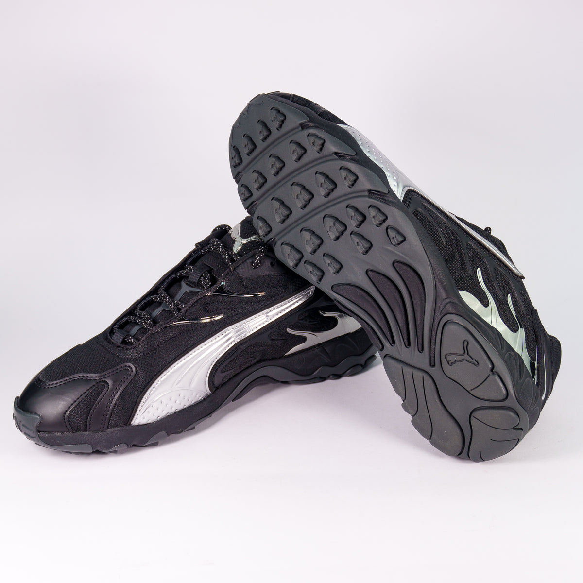 Графітова підошва Puma Inhale Smile Silver Black з рельєфним протектором і логотипом Puma