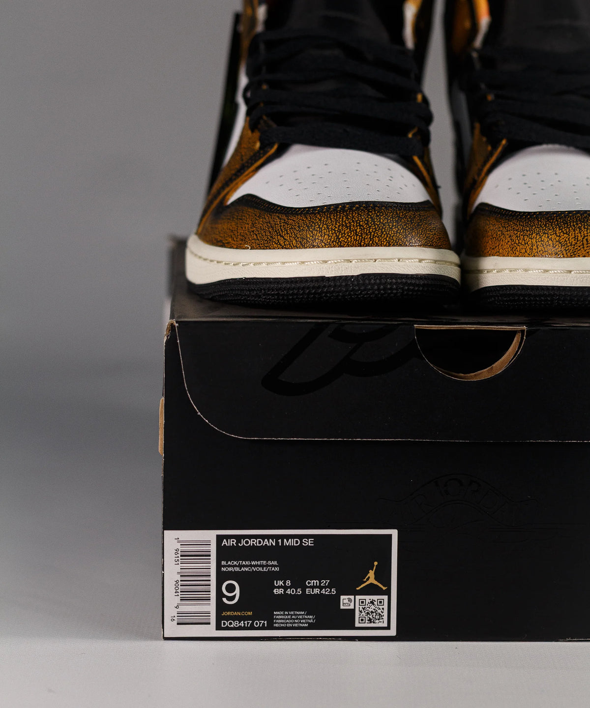 Nike Air Jordan 1 Mid SE Wear-Away