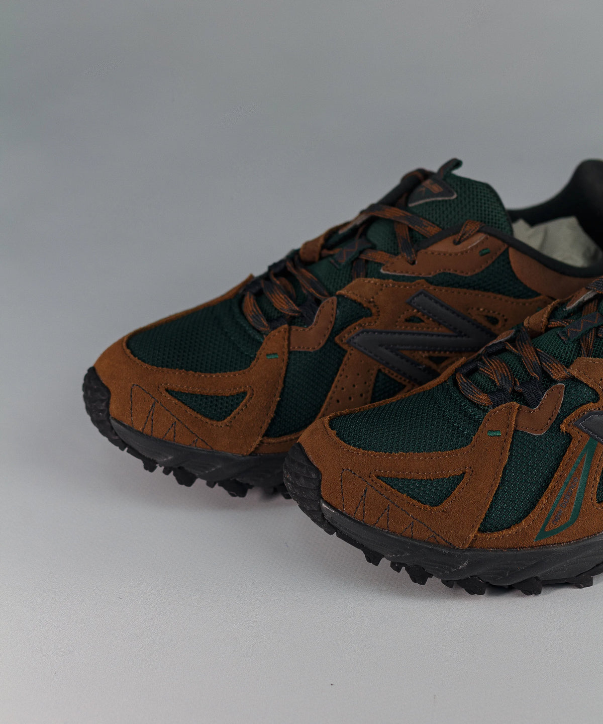 New Balance 610 коричнево-зелений