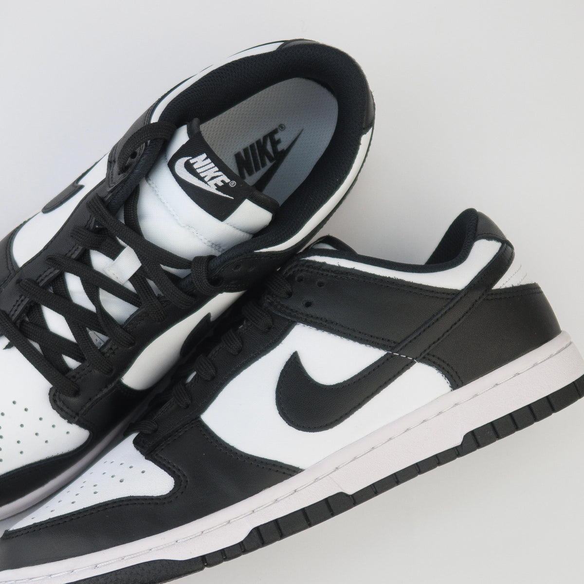 Nike Dunk Low Retro Classic White Black Panda Wms