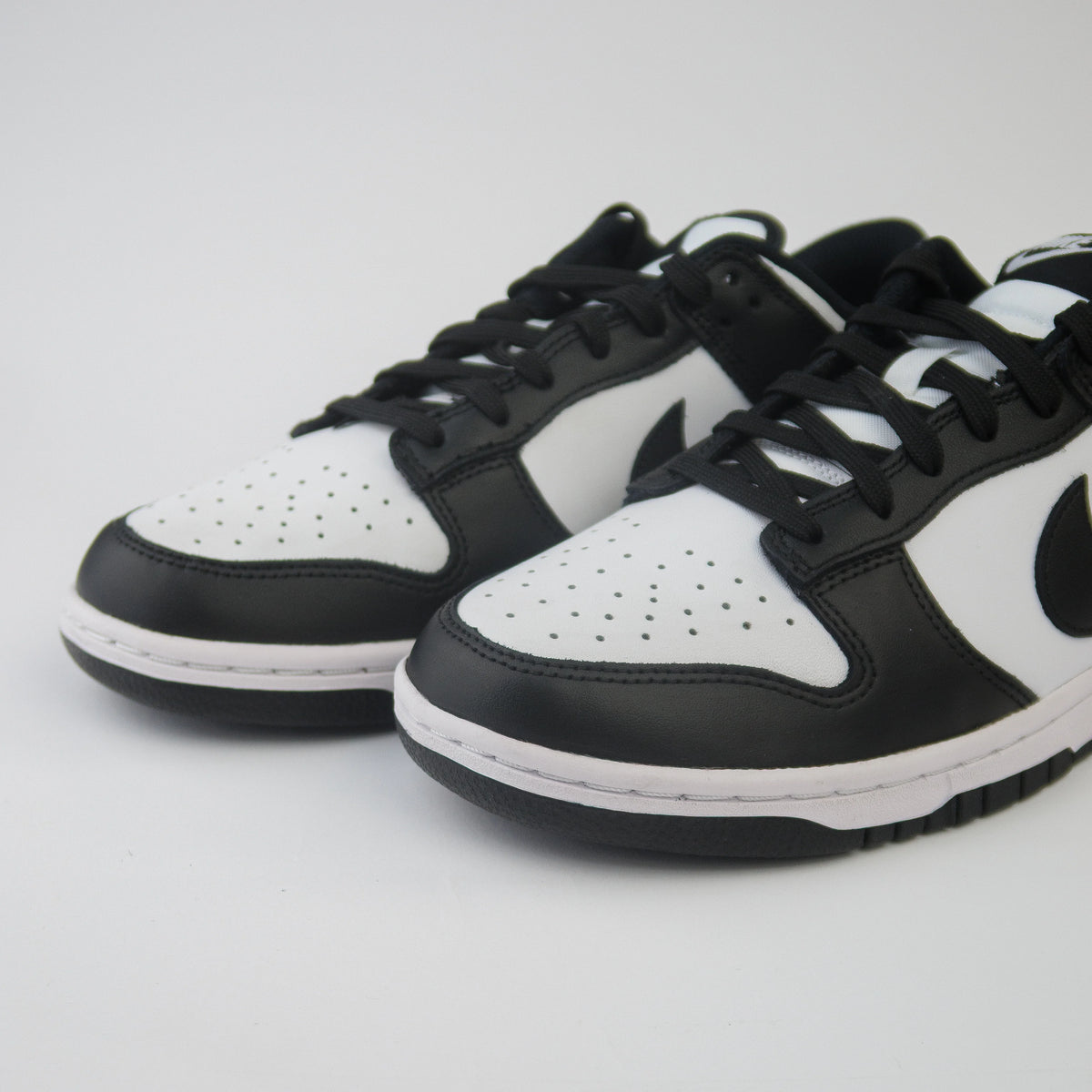 Nike Dunk Low Retro Classic White Black Panda Wms