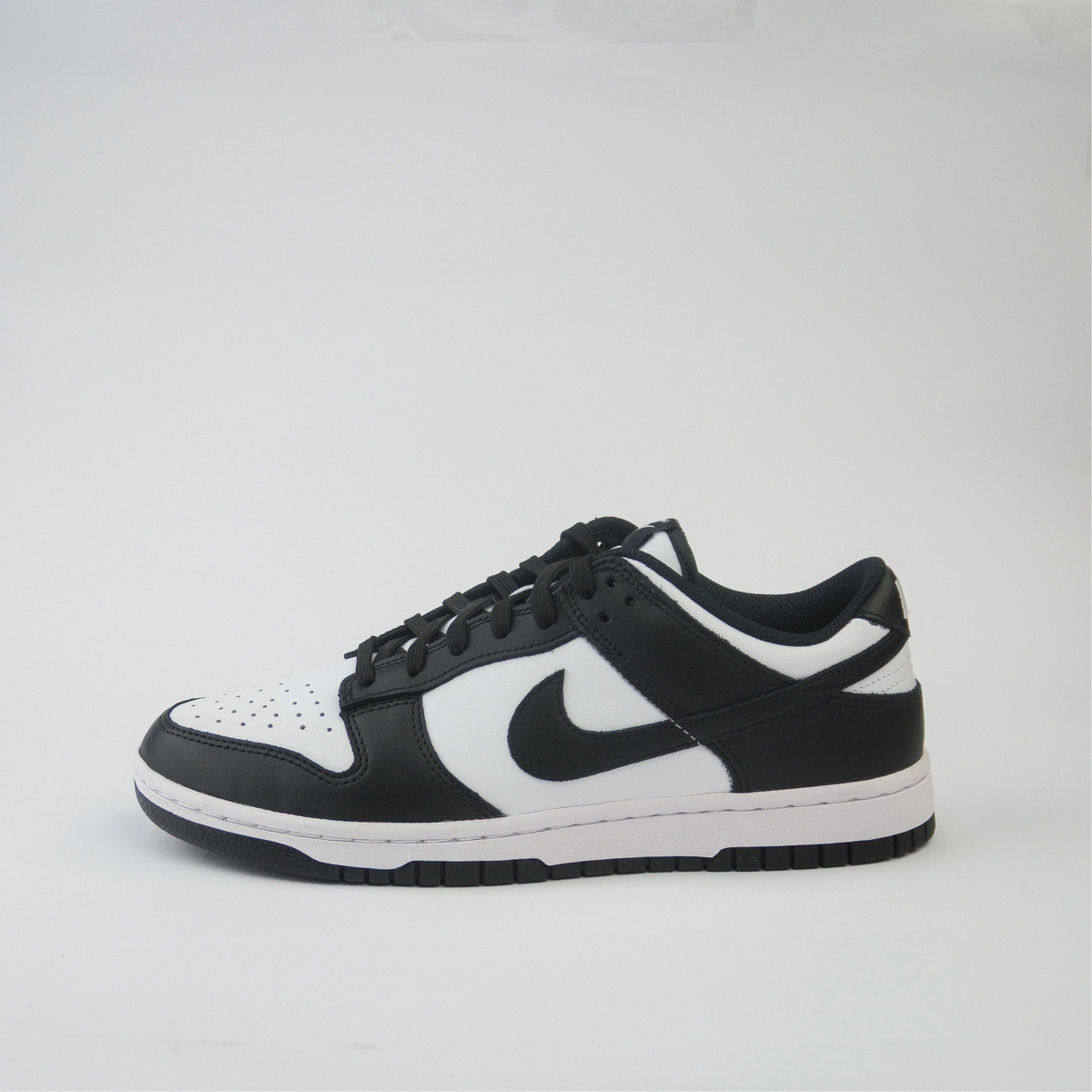 Nike Dunk Low Retro Classic White Black Panda Wms
