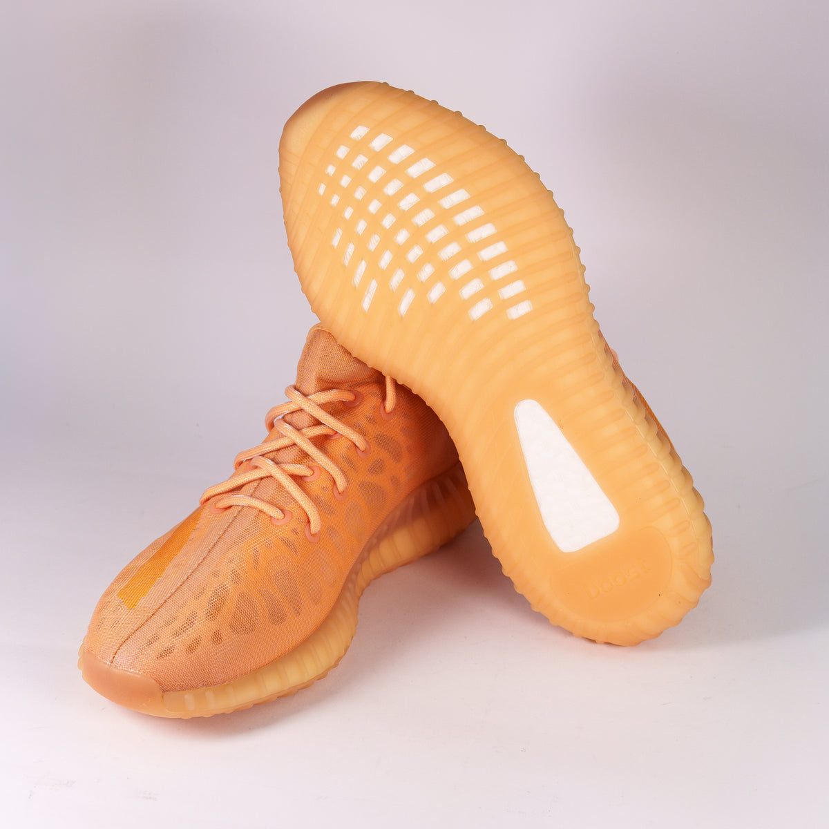 Підошва Adidas Yeezy Boost 350 V2 Mono Clay з рифленим протектором і віконцем Boost