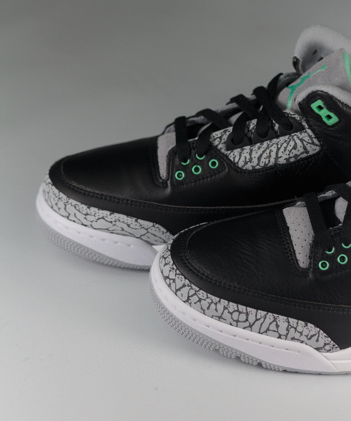 Nike Air Jordan 3 Retro Green Glow