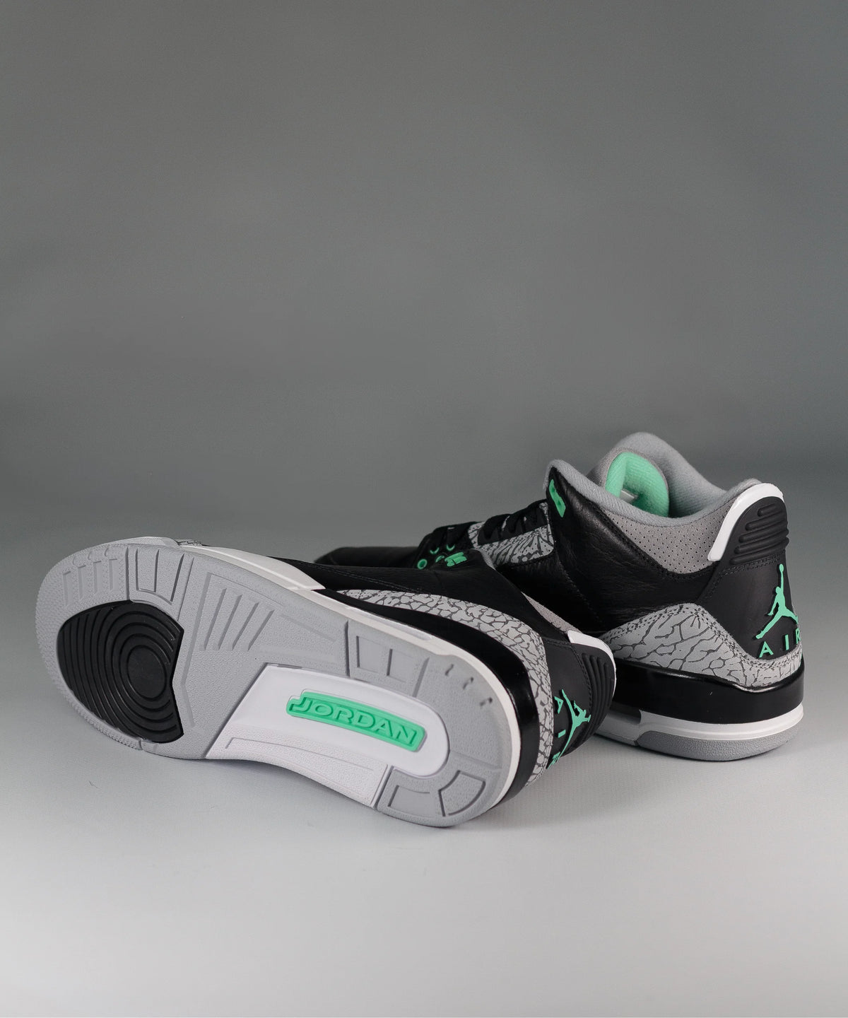 Nike Air Jordan 3 Retro Green Glow