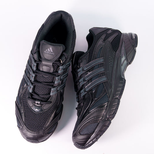 Пара Adidas Temper Run 2.0 чорні згори: сітчастий верх, шкіряні накладки і лого на язичку