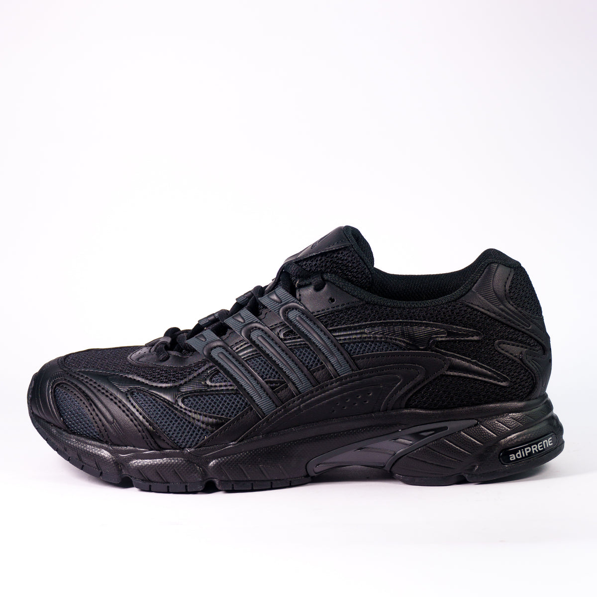 Adidas Temper Run 2.0 Full Black — бічний профіль у стилі 2000-х