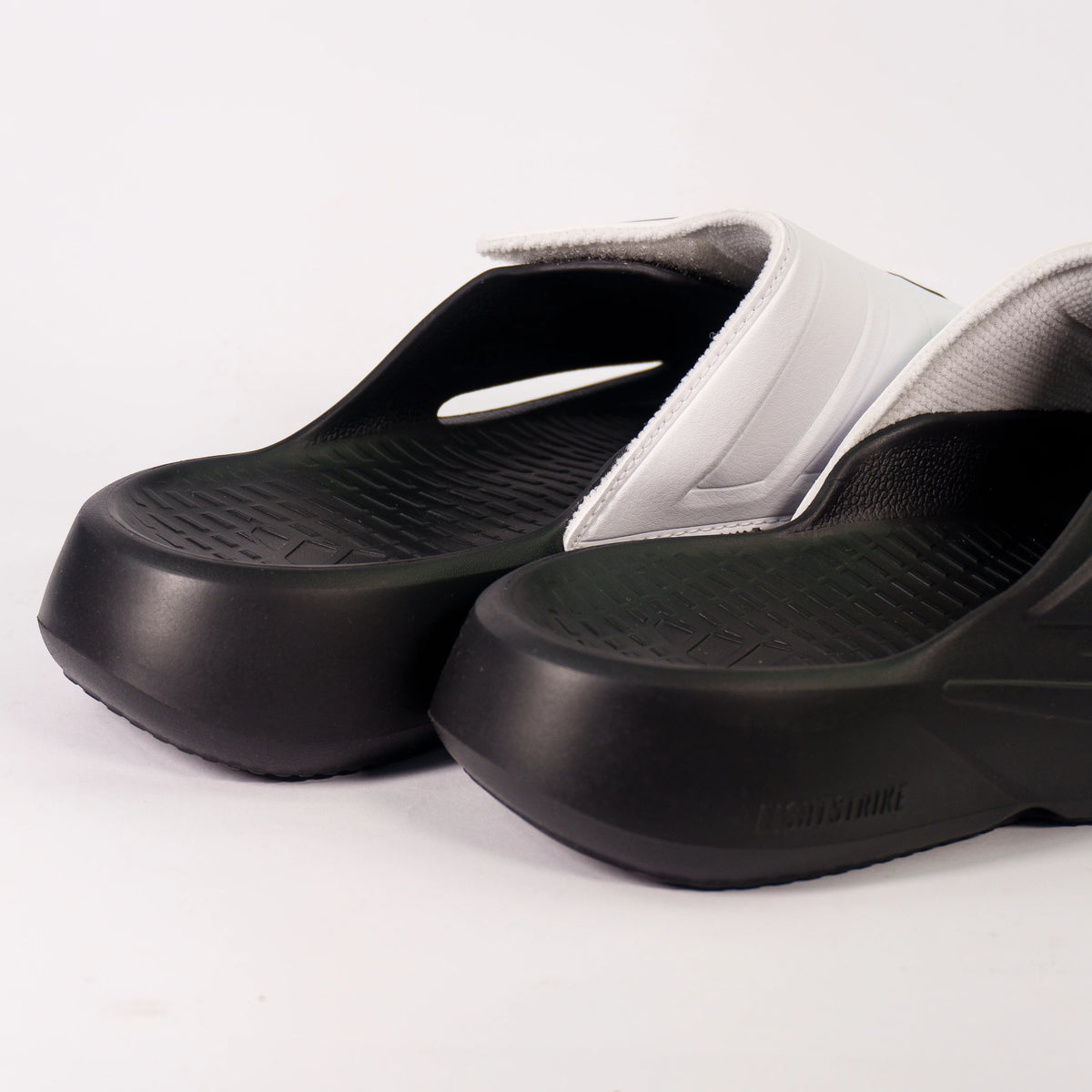 Тапочки Adidas Lightblaze Slides Black & White