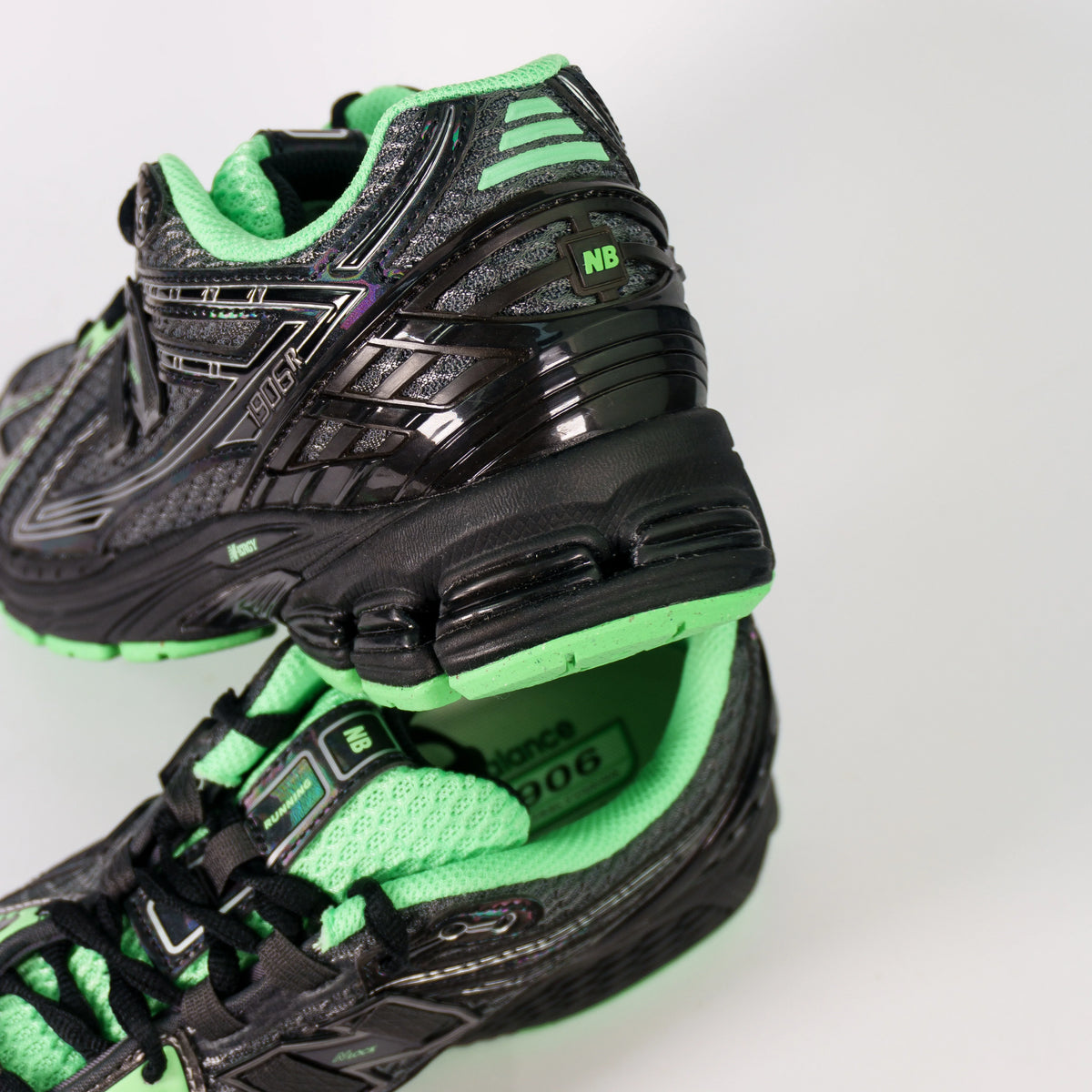 New Balance 1906R Space Grey Metallic Green