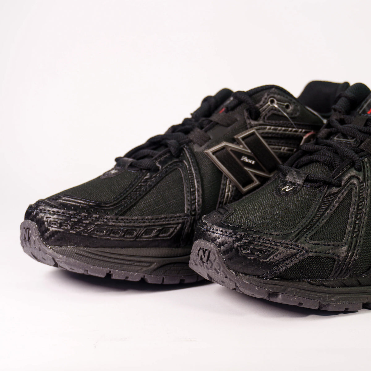 New Balance 1906R Full Black Primaloft