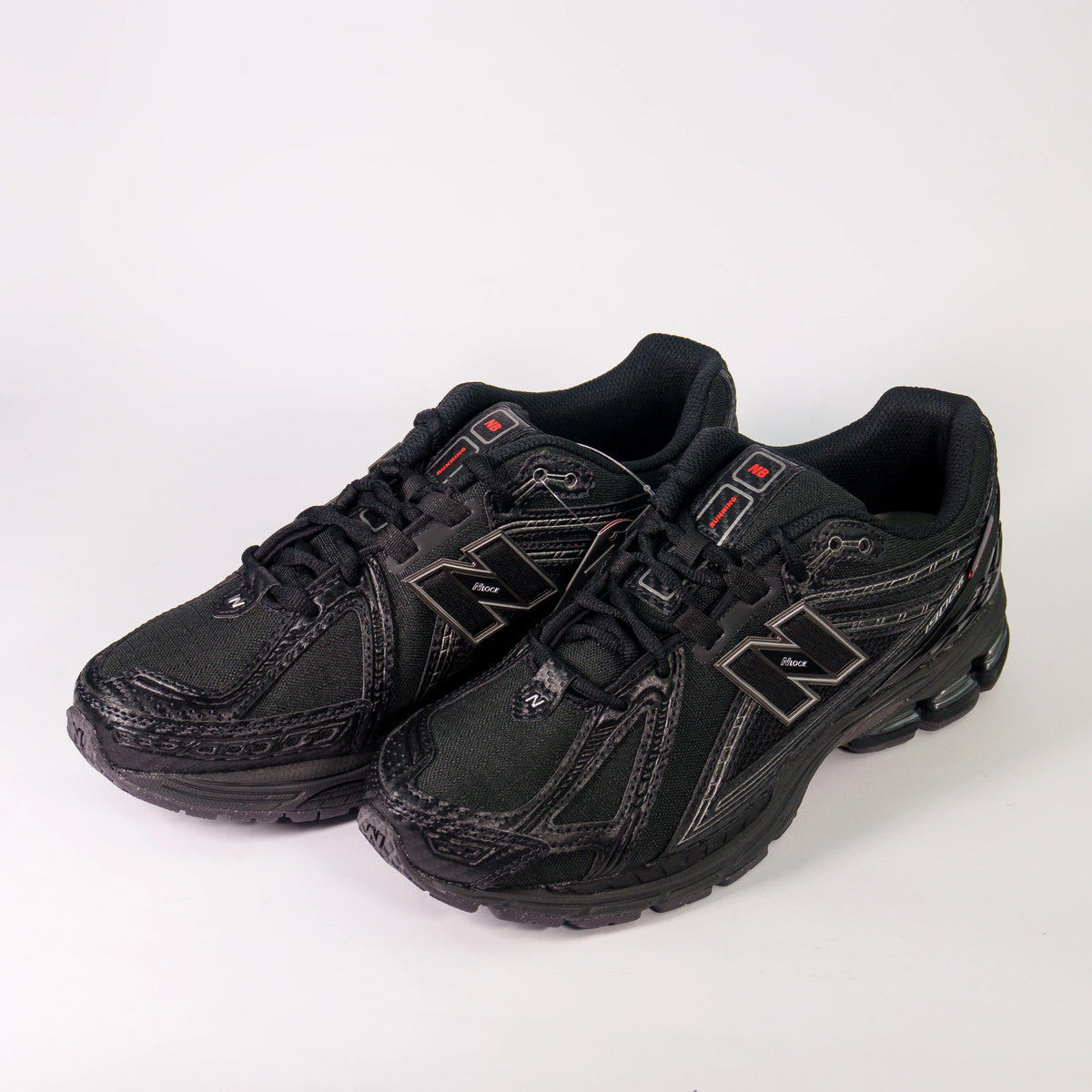 New Balance 1906R Full Black Primaloft